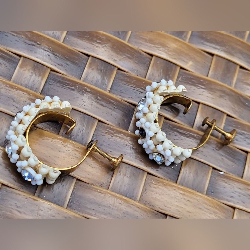 Vintage goldtone beaded hoops, 1" - Picture 10 of 11
